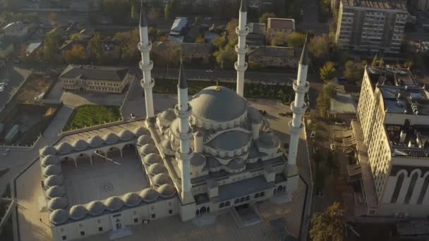 Під Їзд Даху Республіканської Центральної Мечеті Імені Імама Аль Сарахсі — стокове відео