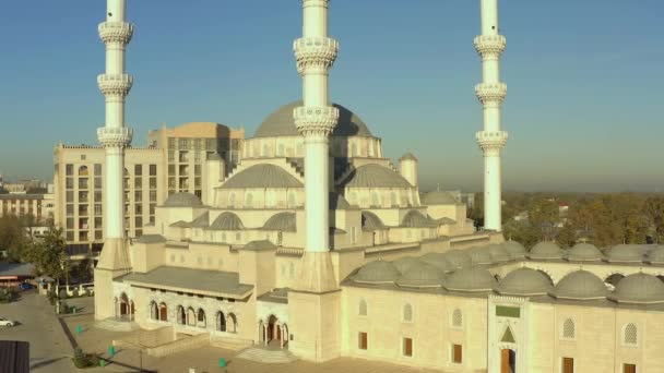 セントラルモスクはイマーム サラッシにちなんで名付けられた 平均的なプラン 中央アジア最大のイスラム宗教建築 ビシュケクの主な魅力 — ストック動画