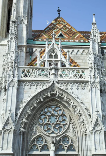 Bliższe Spojrzenie Bogate Ozdoby Xiv Wiecznego Kościoła Matthias Budapeszcie Węgry — Zdjęcie stockowe