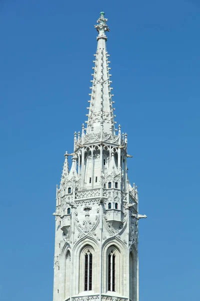 Bliski Widok Xiv Wieczną Gotycką Wieżę Kościoła Matthias Budapeszcie Węgry — Zdjęcie stockowe