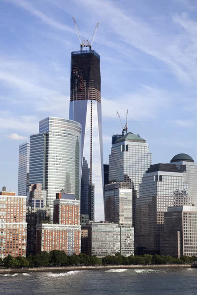 Vista Urbana Los Rascacielos Modernos Bajo Manhattan Parque Público Frente — Foto de Stock