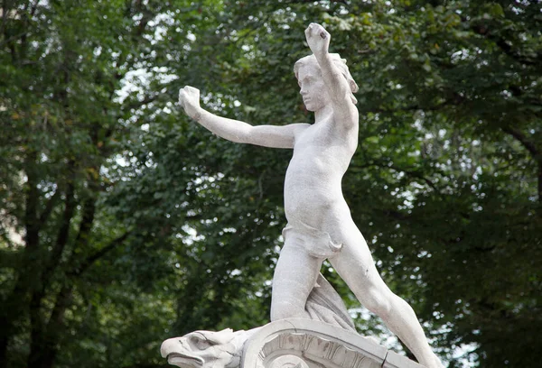 Uma Das Muitas Esculturas Histórico Monumento Maine Entrada Central Park — Fotografia de Stock