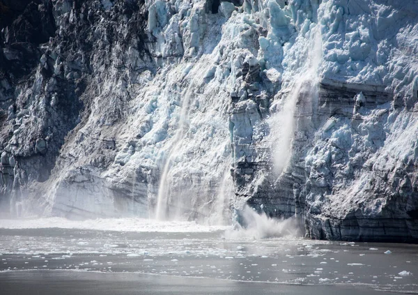 Buzul Koyu Ulusal Parkı Ndaki Eriyen Bir Buzulun Alaska Sonlarına — Stok fotoğraf