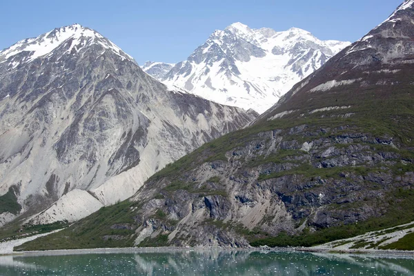 Scenic View Steep Snowy Mountains Late Spring Glacier Bay National — Stock Photo, Image