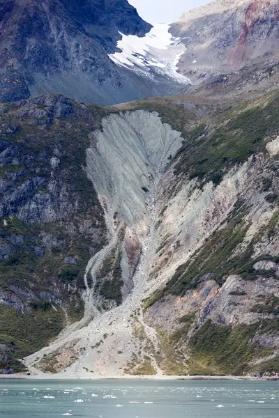 Die Sommer Ansicht Der Bunten Steilen Klippe Glacier Bay Nationalpark — Stockfoto