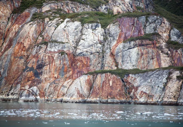 Vista Vicino Delle Rocce Colore Marrone Ripido Nel Parco Nazionale — Foto Stock