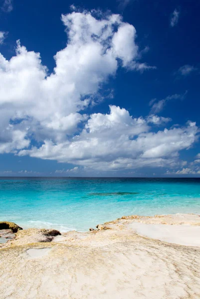 Vista Panorâmica Céu Pitoresco Sobre Cor Turquesa Mar Caribe Praia — Fotografia de Stock