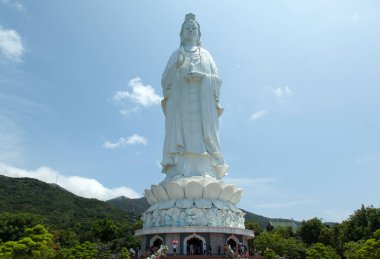 67 metre yüksekliğindeki Danang şehrinin Lady Buddha 'sı, Vietnam' ın en uzun heykeli..