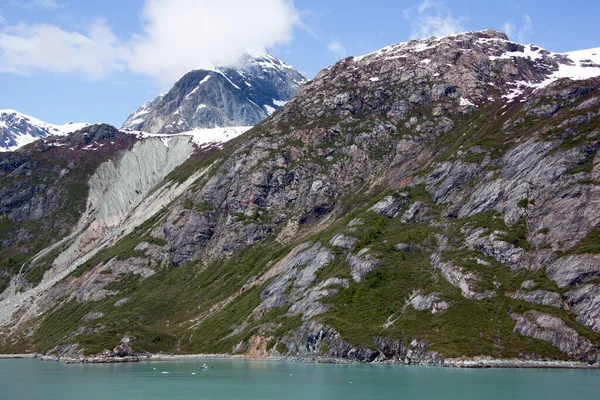 Живописный Вид Крутых Гор Снегом Вершине Весной Национальном Парке Ледниковый — стоковое фото