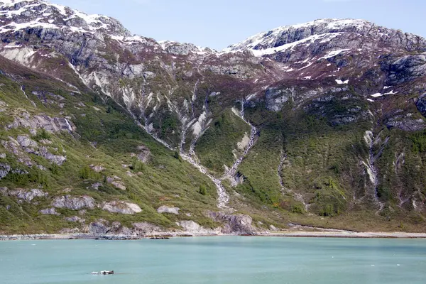 Вид Засніжені Гори Маленькими Водоспадами Національному Парку Льодовикової Затоки Аласка — стокове фото