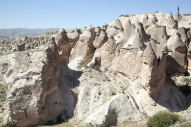 Hayalgücü Vadisi, Kapadokya bölgesinde (Türkiye) ünlü aşınmış kayaların manzaralı hava manzarası).