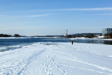 Litvanya 'nın en büyük iki nehri olan Neman ve Neris' in manzarası, Kaunas şehrinde kış mevsiminde kesişir..