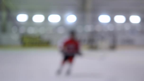 Профессиональные Спортсмены Играют Хоккей Ледовом Стадионе Хоккейные Спортсмены Хоккей Хоккеисты — стоковое видео