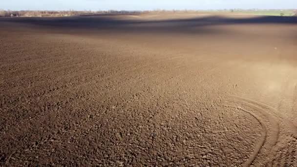 Krajina Orané Půdy Zemědělském Poli Stíny Mraků Slunečného Podzimního Dne — Stock video