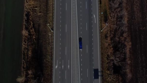 Autos Fahren Einem Sonnigen Herbsttag Über Die Autobahn Blick Auf — Stockvideo
