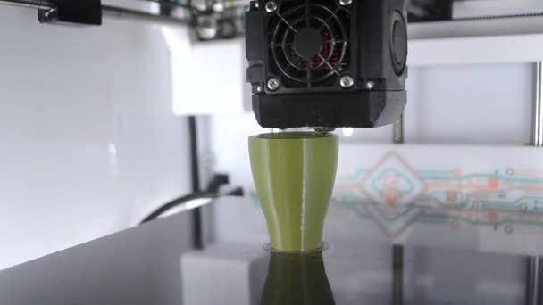 Pencetak Pencetak Mencetak Close Plastik Cair Mengalir Keluar Dari Extruder — Stok Video