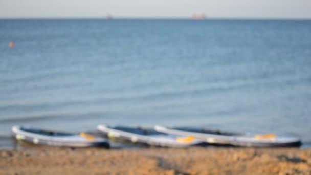 Супердошки Поверхні Води Морських Хвиль Біля Піщаного Пляжу Узбережжя Сонячний — стокове відео