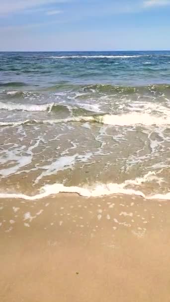 Blue Sea Waves White Foam Sandy Beach Shore Sunny Summer — Stock Video