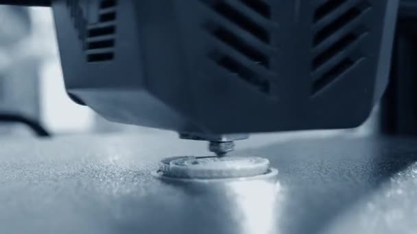 Pencetak Proses Pencetakan Close Pencetak Membuat Obyek Dari Plastik Cair — Stok Video