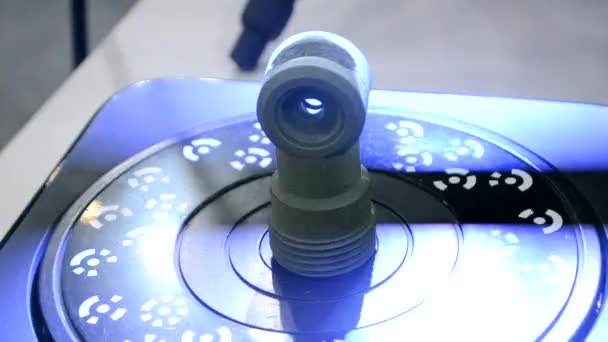 Scannen Von Objekten Dreidimensionaler Scanner Mit Blauer Laser Volumetrischer Scanoberfläche — Stockvideo