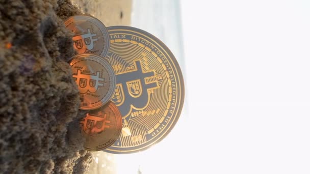 One Large Three Small Bitcoins Btc Coins Sand Sandy Beach — Vídeo de stock