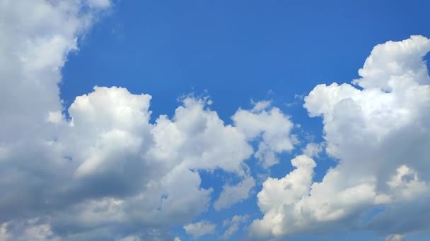 Nuvens Brancas Movendo Rapidamente Céu Azul Nuvens Chuva Rápidas Paisagem — Vídeo de Stock