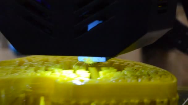 Pencetak Yang Bekerja Mencetak Objek Dari Plastik Mencetak Model Dari — Stok Video