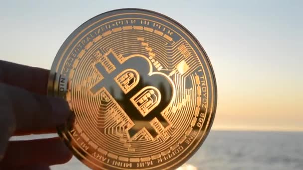 Bitcoin Coin Close Person Holding Bitcoin Coin Hand Background Sea — 图库视频影像