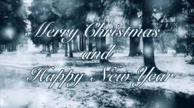 Mutlu Noeller ve mutlu yeni yıl sözcükleri tasarım kutlaması. Orman ağaçlarında kar ve kar taneleri yağıyor. Döngüsüz animasyon metin arkaplanı. Hareket ögesi gif canlandırılmış döngü arkaplanı.