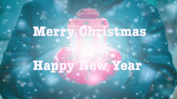 Vrolijk Kerstfeest Gelukkig Nieuwjaar Woorden Ontwerp Vrouw Jas Rode Handschoenen — Stockvideo