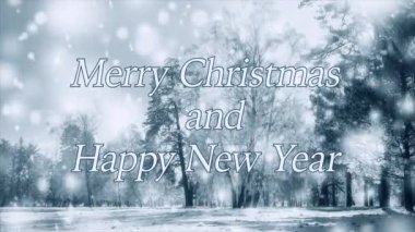 Mutlu Noeller ve mutlu yeni yıl sözcükleri tasarım kutlaması. Orman ağaçlarında kar ve kar taneleri yağıyor. Döngüsüz animasyon metin arkaplanı. Hareket ögesi gif canlandırılmış döngü arkaplanı.