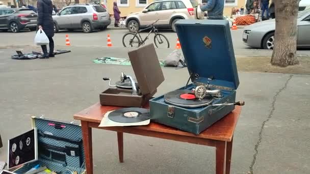 Odesa Ucrânia Fevereiro 2024 Antigo Disco Retrô Tocando Velho Gramofone — Vídeo de Stock