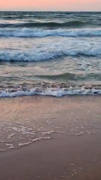 Stürmische See Große Wellen Mit Weißem Schaum Auf Dem Meer — Stockvideo