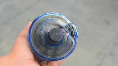 Metalden 3D yazıcı tarafından elle basılan bir nesne. Katkı maddesi üretim çözeltisi. Metal iplikten 3Dprinter 'da nesne oluşturuldu. 3D Metal Yazdırma. Metal katkı maddesi üretimi