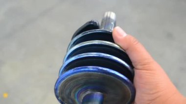 Metalden 3D yazıcı tarafından elle basılan bir nesne. Katkı maddesi üretim çözeltisi. Metal iplikten 3Dprinter 'da nesne oluşturuldu. 3D Metal Yazdırma. Metal katkı maddesi üretimi