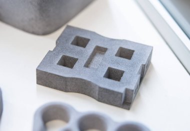 Plastik tozdan 3D yazıcıya basılmış bir model. Polymid tozundan 3 boyutlu yazıcıda nesne oluşturuldu. Detaylı model 3D yazıcıya yazdırıldı. Çoklu Jet Füzyonu, MJF. Yeni modern 3D baskı teknolojisi