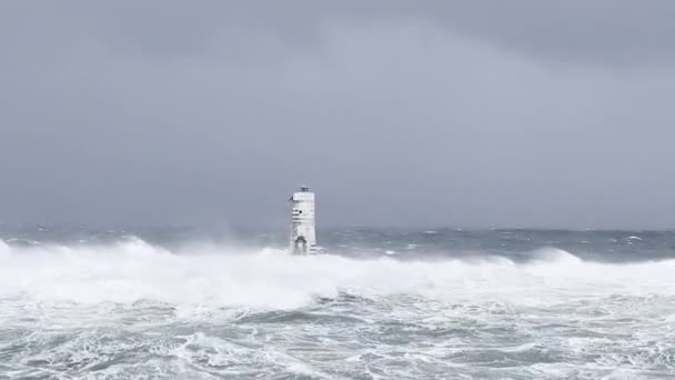Lighthouse Mangiabarche Calasetta Southern Sardinia Submerged Waves Stormy Sea — Vídeo de stock
