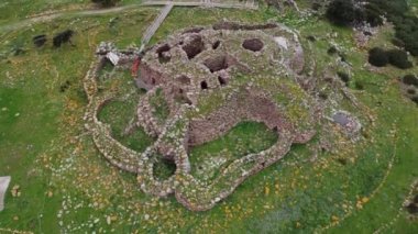 Nuraghe di seruci, gonnesa, Güney Sardunya 'nın hava manzarası