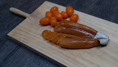 Bottarga, kefal balığının kurutulmuş, ütülenmiş yumurtası, sardunya yemeklerinde kullanılır.