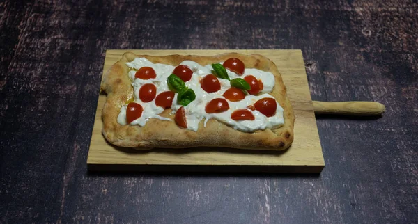 Pinsa Romana Con Sabor Margherita Con Tomate Mozzarella Albahaca — Foto de Stock