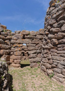 Nuraghe Arrubi, Sardunya 'nın merkezindeki Orroli belediyesinde 5 kuleli Dev Kızıl Nuragiç anıtı.