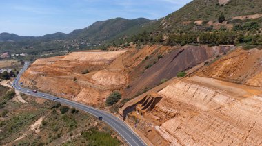 Monteponi madeni. Güney Sardunya 'daki Iglesias' taki eski monteponi madeninin havadan görünüşü.