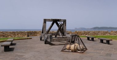 Algher 'ın tarihi Katalan surlarının manzarası