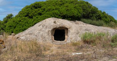 Antik Domus De Janas Sa Domu de S 'Orcu, Setzu, Güney Sardini