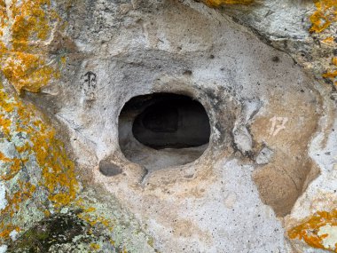 Nuraghe Loelle Nuragic Arkeolojik Alanı, Sardunya 'nın merkezindeki Budduso Belediyesi' nde yer almaktadır.