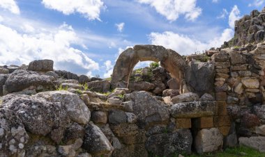 nuraghe barumini - su nuraxi nuragic complex su nuraxi in barumini in central sardinia