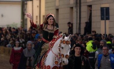 Oristano, Sardinya, İtalya - 9 Şubat 2024 - Sartiglia karnaval yarışı - bir yıldız yarışı