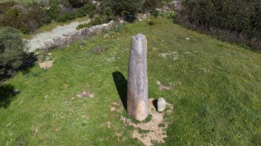 Necropoli di Is Forrus e menhir di Monte Corru Tundu in Villa Sant'Antonio Oristano