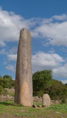 Necropoli di Is Forrus e menhir di Monte Corru Tundu in Villa Sant'Antonio Oristano