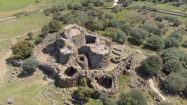 Nuraghe Arrubiu, Orroli Belediyesi 'nde 5 kuleye sahip Devasa Kızıl Nuragiç Anıtı
